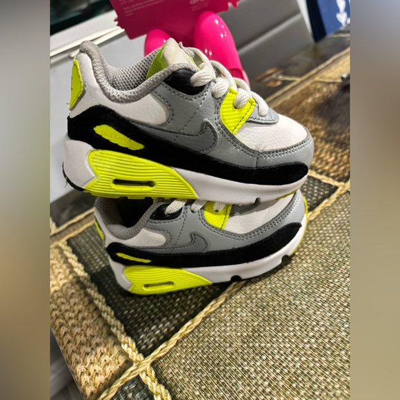Nike Air Max Kids Grey with Neon Yellow & Black Accent Sneakers - Picture 7 of 12